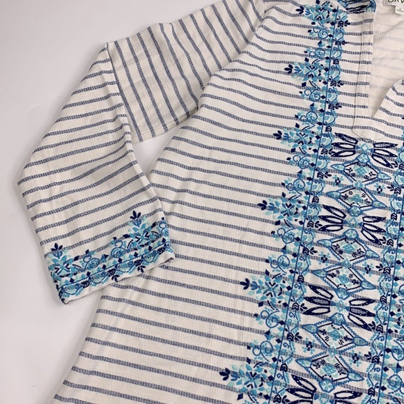 Orvis Hooded Pullover Embroidered Top Sweatshirt Tunic Creme Blue Size Medium - Picture 5 of 12